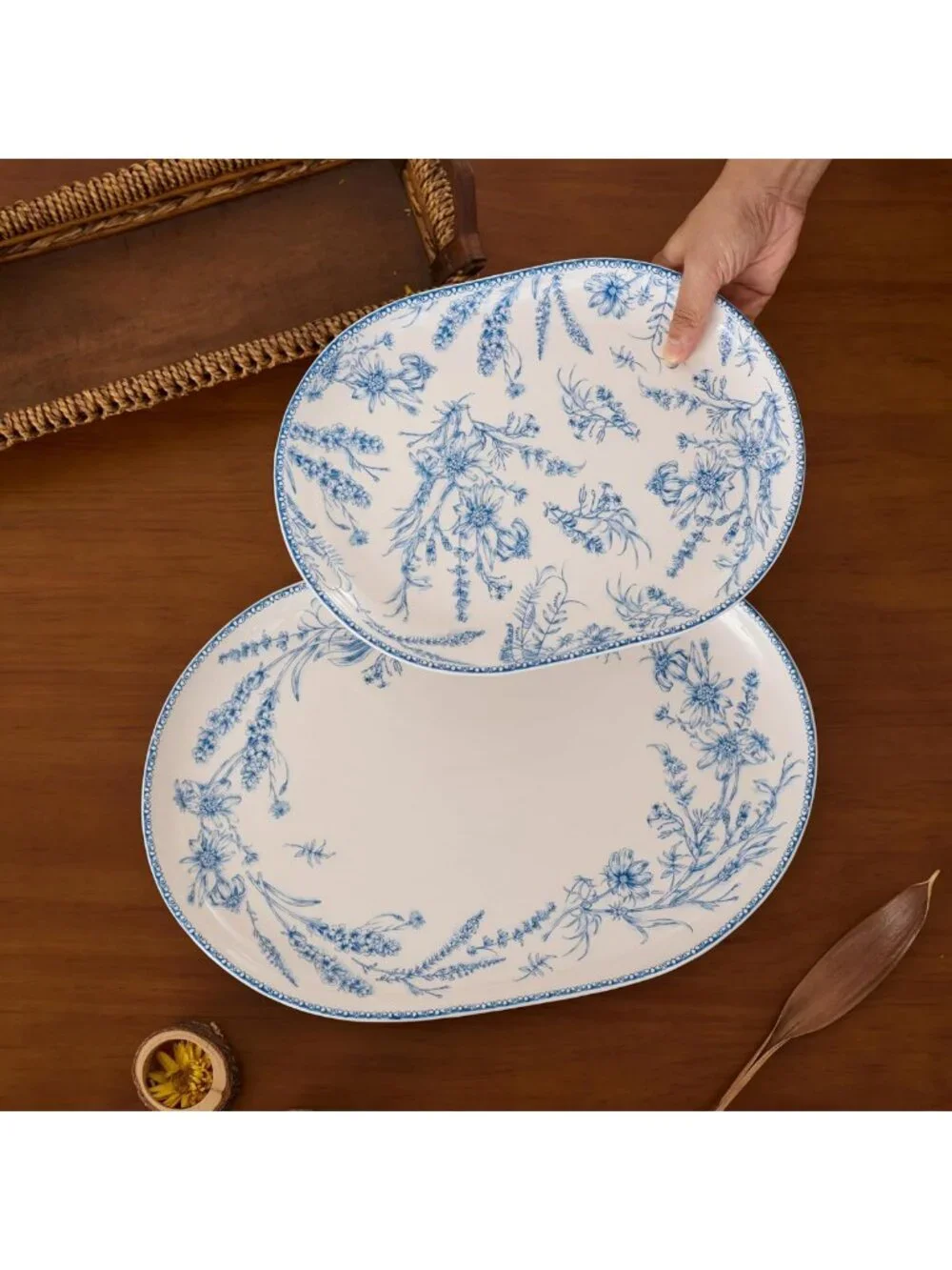 Elegant Blue Garden Toile Oval Platters Set of 2, 16